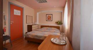 Мини-отель Патио Тольятти Двухместный номер эконом-класса с 1 кроватью или 2 отдельными кроватями-1