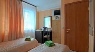 Мини-отель Патио Тольятти Стандартный двухместный номер с 1 кроватью или 2 отдельными кроватями-3
